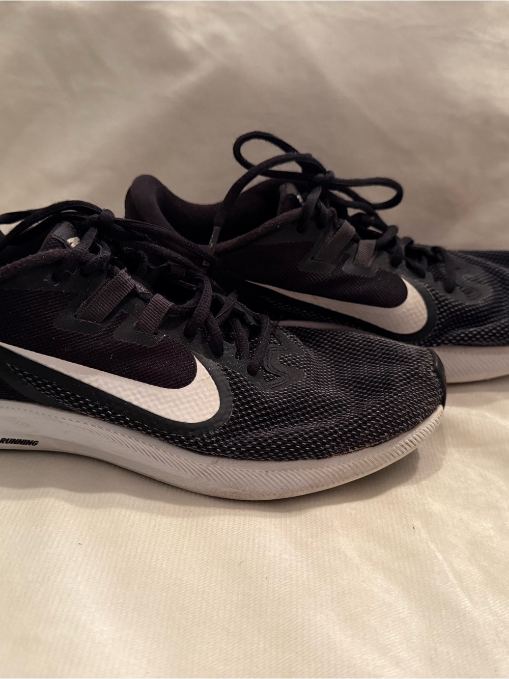 Nike Women’s Size 9 Black and White Athletic Running Sneakers